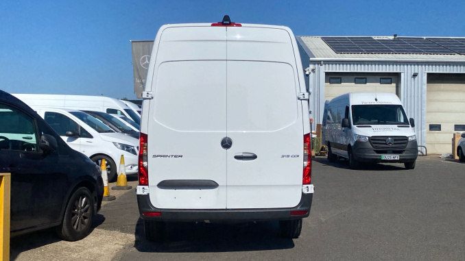 Mercedes-Benz Sprinter 315Cdi L2 Diesel Rwd 3.5t H2 Pro Van 9G-Tronic - Image 10